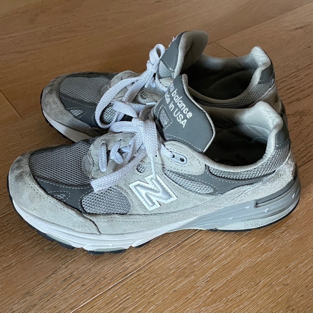 Women’s Size 8.5, EU 40, New Balance 993 Gray and White Running Shoes